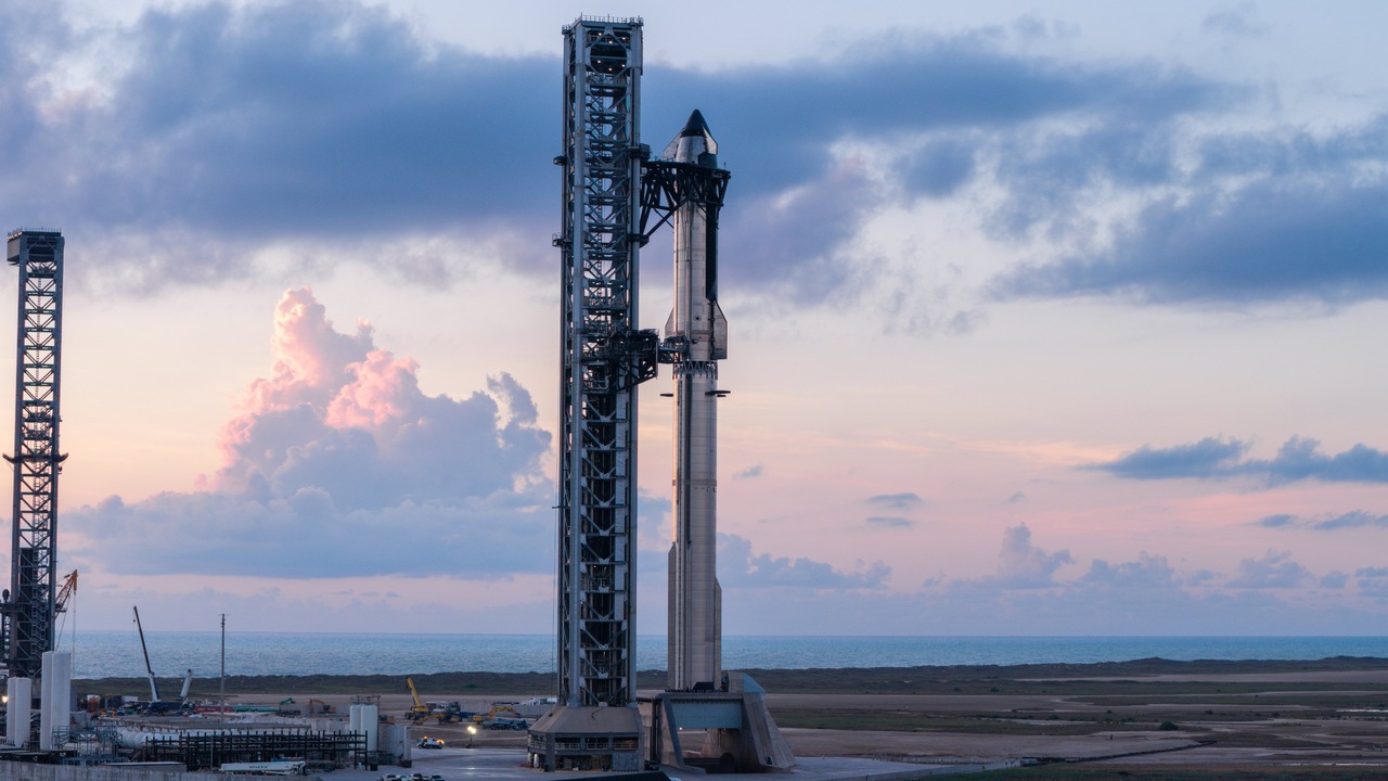 星舰与发射塔,SpaceX于2026年9月23日发布的资料图。