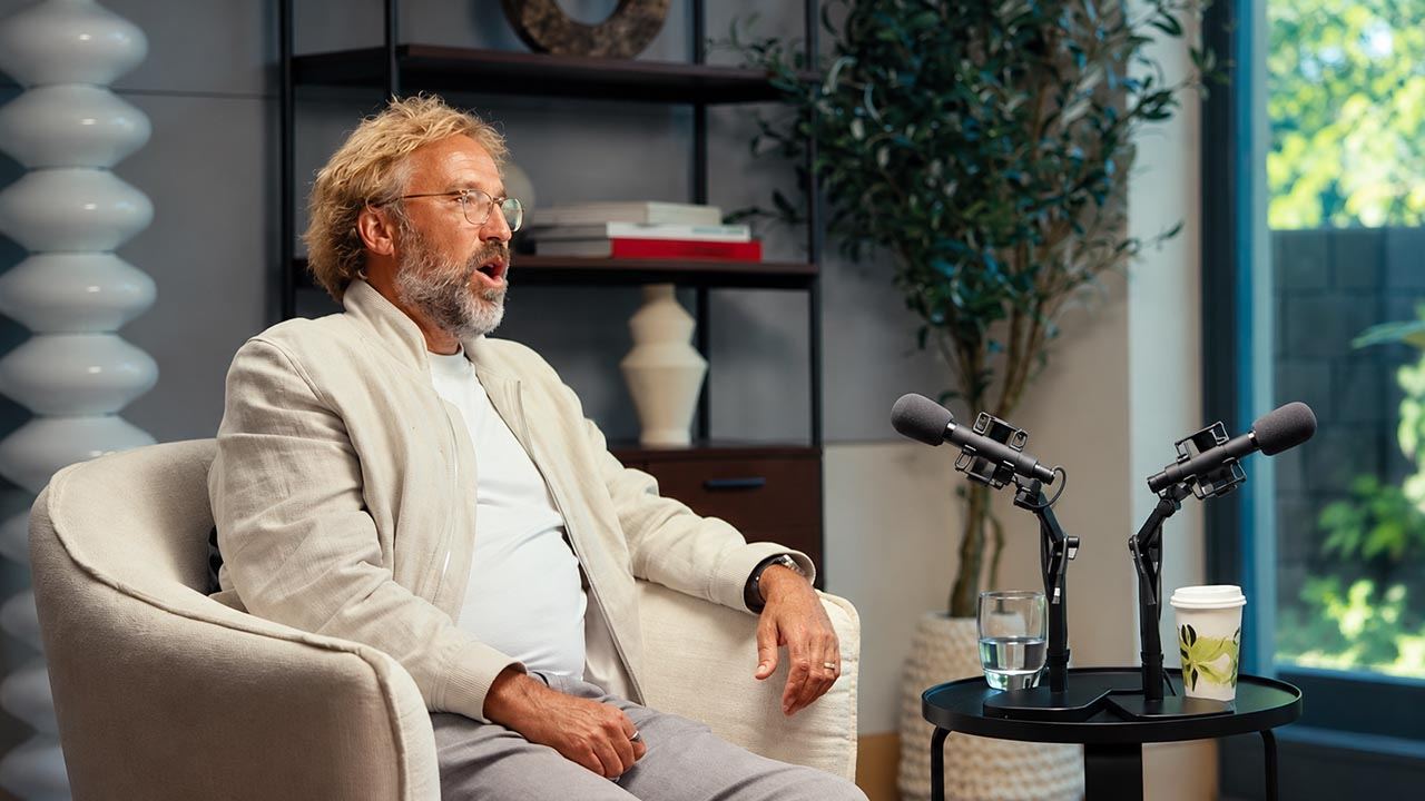 Anthropic降价后用量猛增，贝克看多AI的底气够不够？