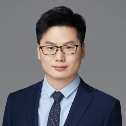 闫文清头像